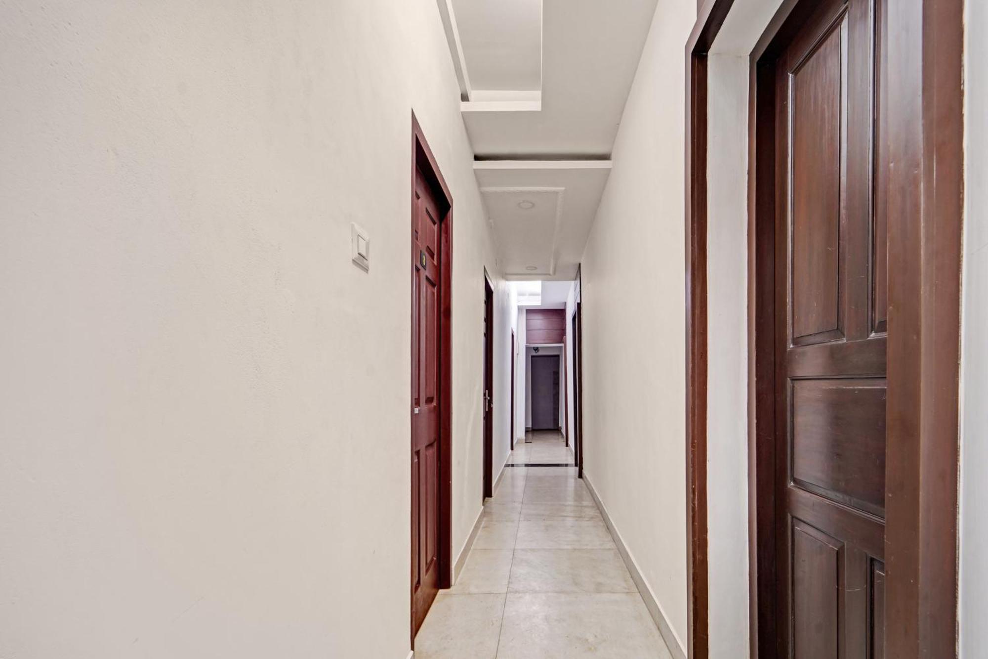 Hotel Super Collection O Vazhakkala Kakkanad