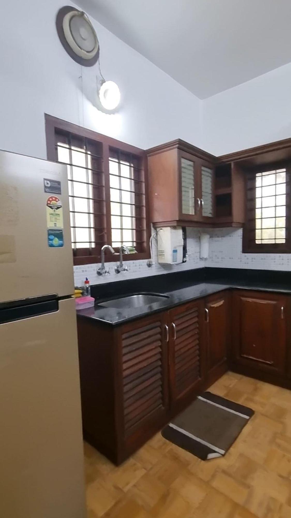 Spacious In Vytilla Villa Kochi