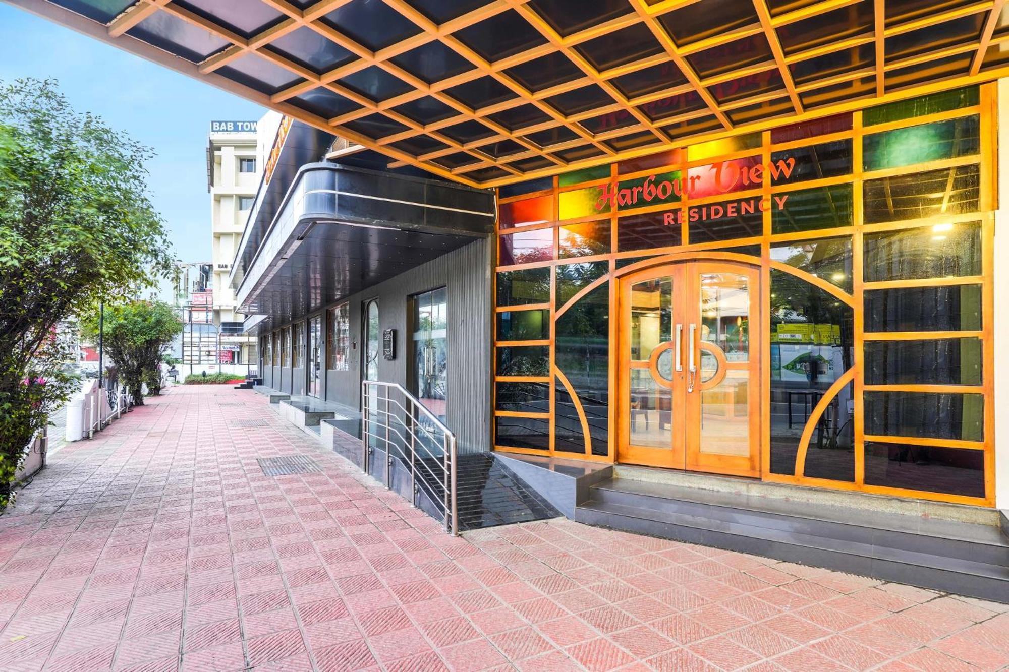 Palette Mg Road Ernakulam 3*