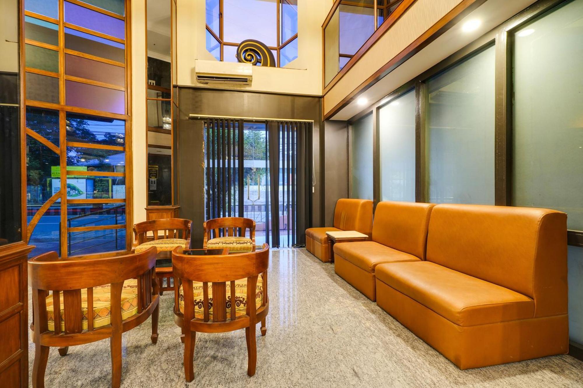 Hotel Palette Mg Road Ernakulam
