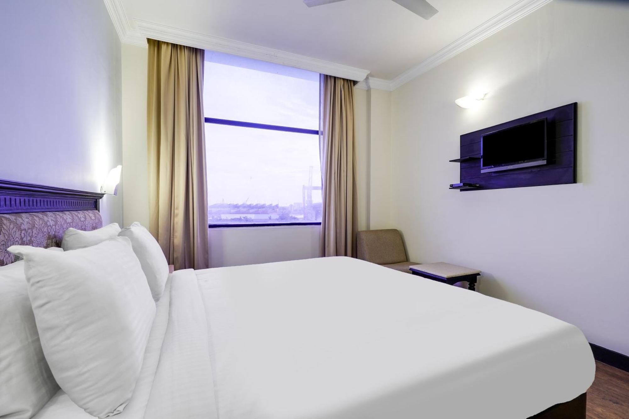 Hotel Palette Mg Road Ernakulam 3*