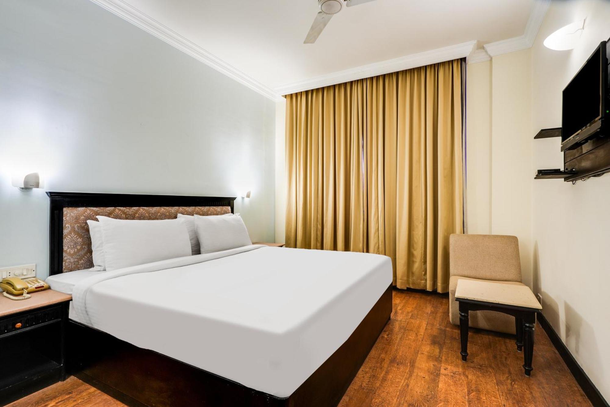 Palette Mg Road Ernakulam Hotel