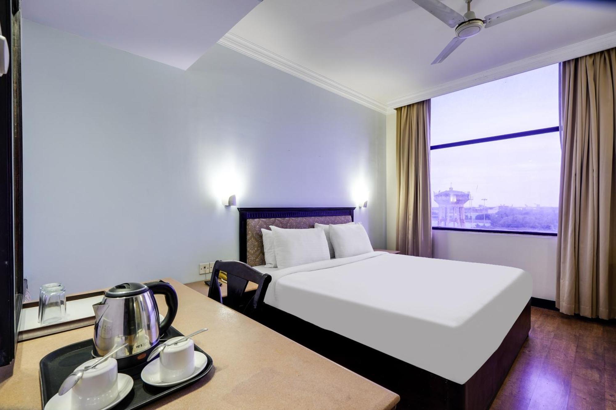Hotel Palette Mg Road Ernakulam 3*