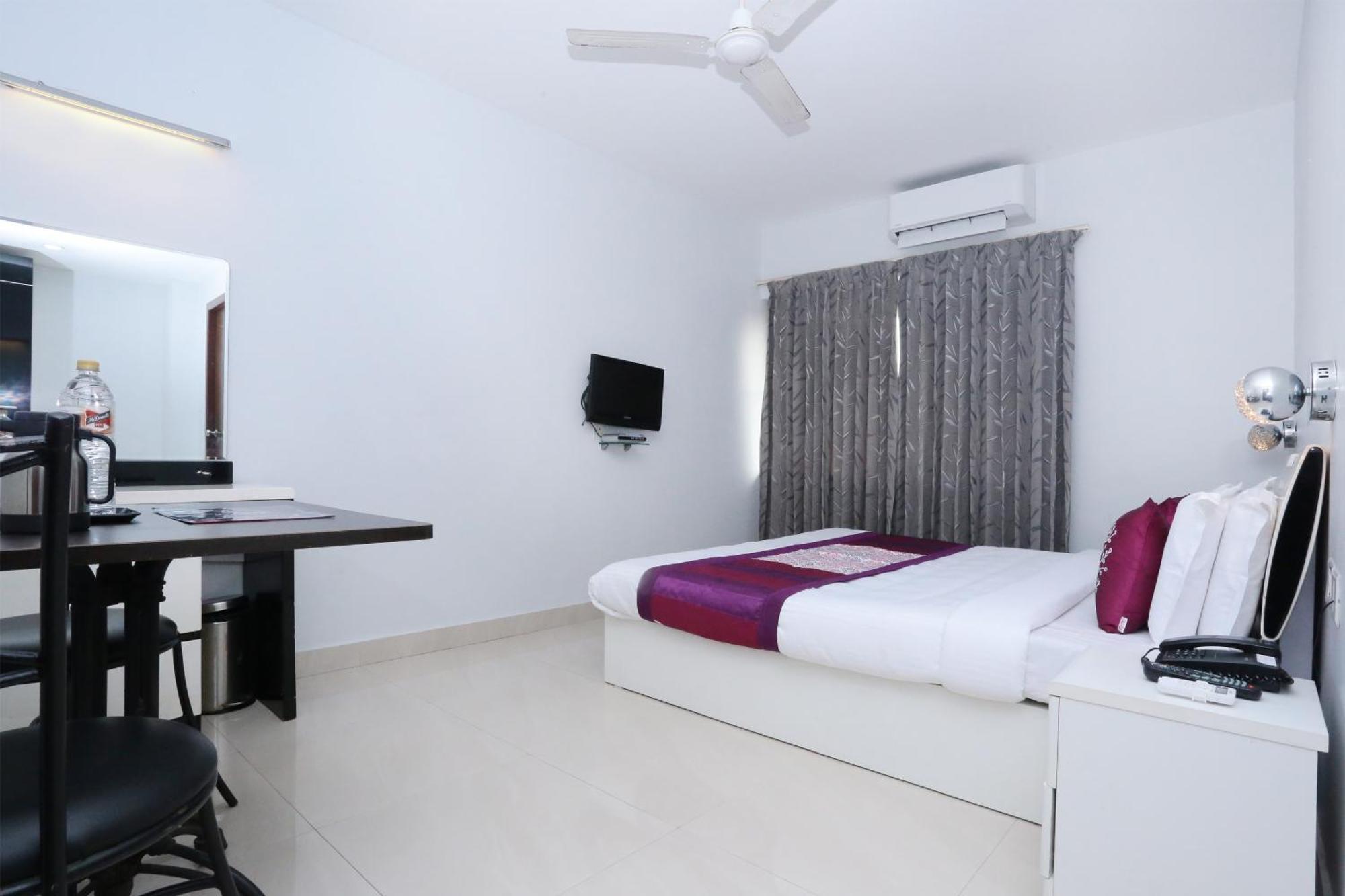 Hotel Super Townhouse Malabar Illam