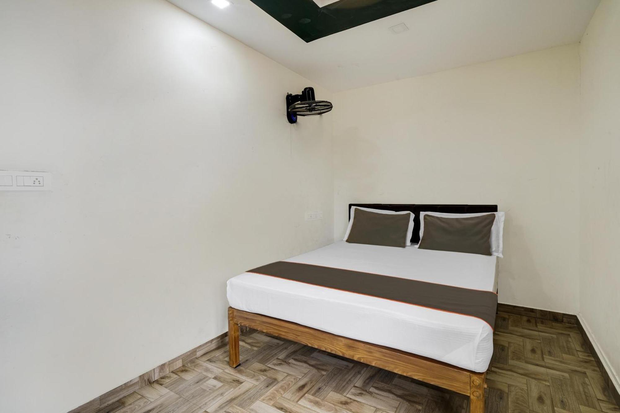 Buraimi Hotel *