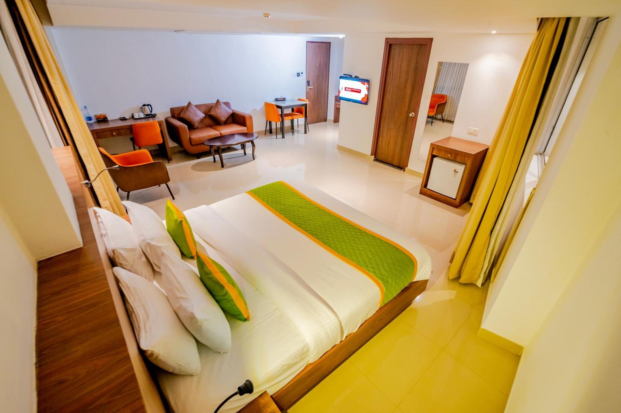 Hotel Seven Lights 4*