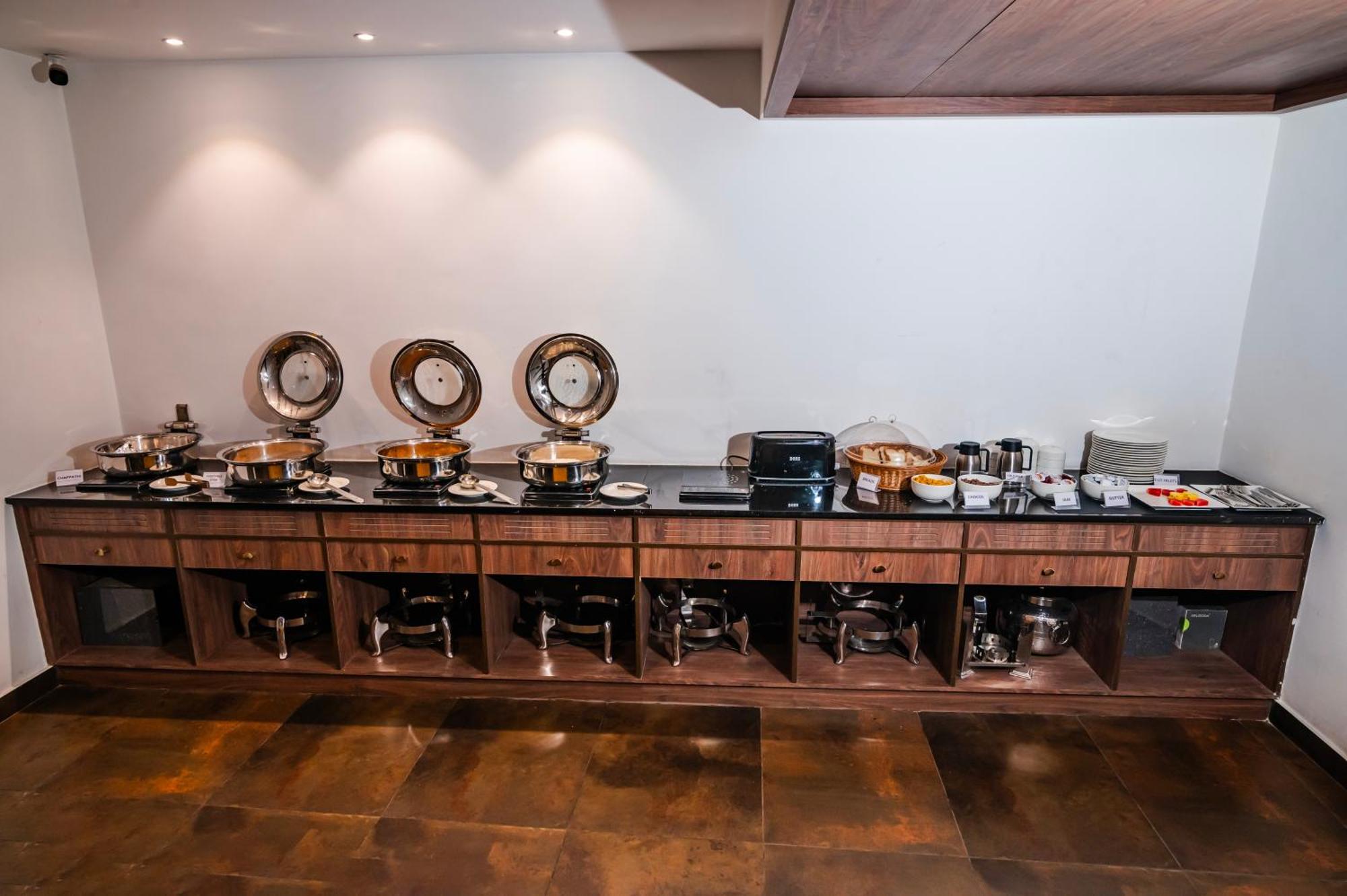 Seven Lights Hotel 4*
