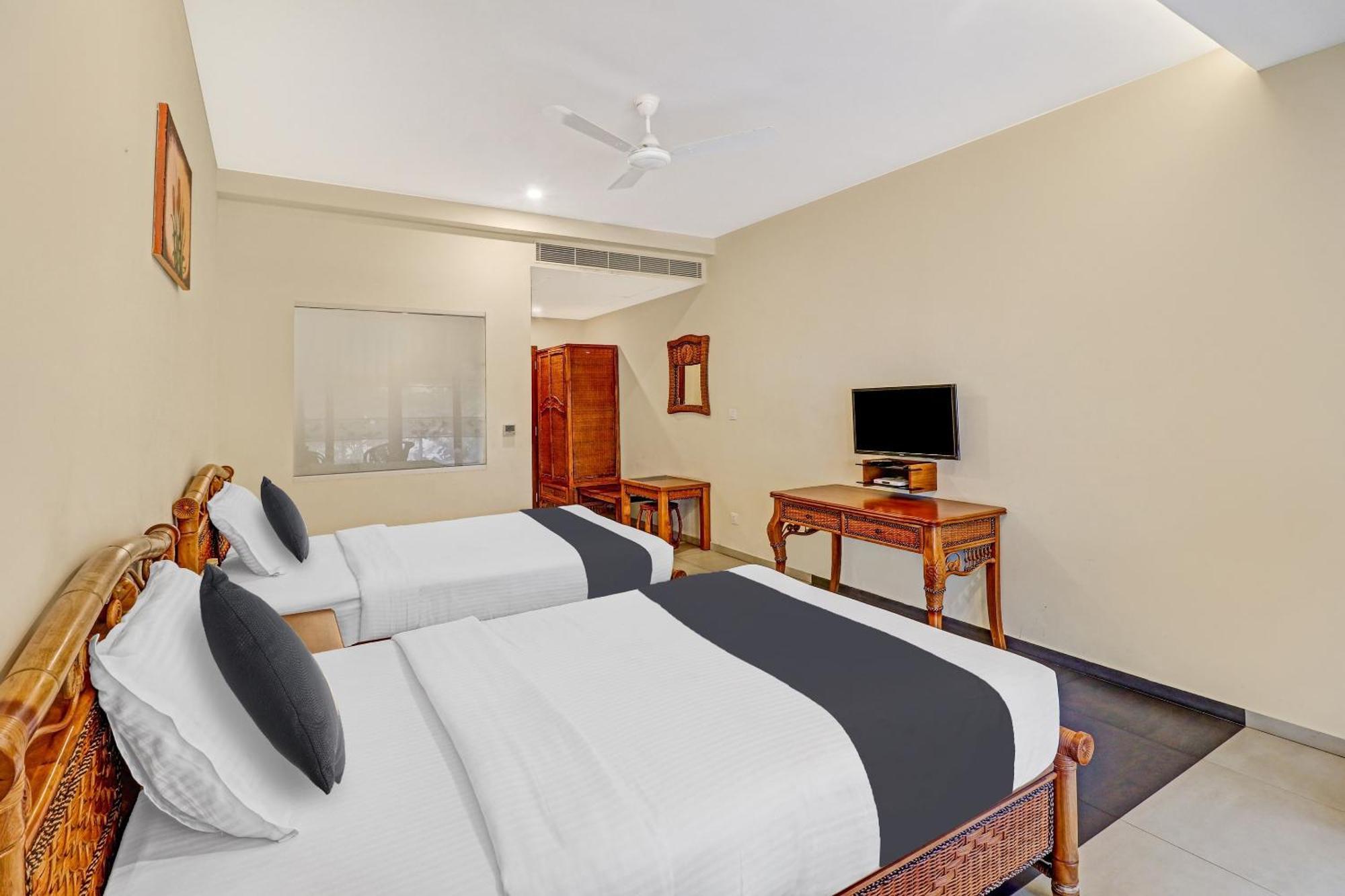 Hotel Townhouse Oak Edassery's Sealine