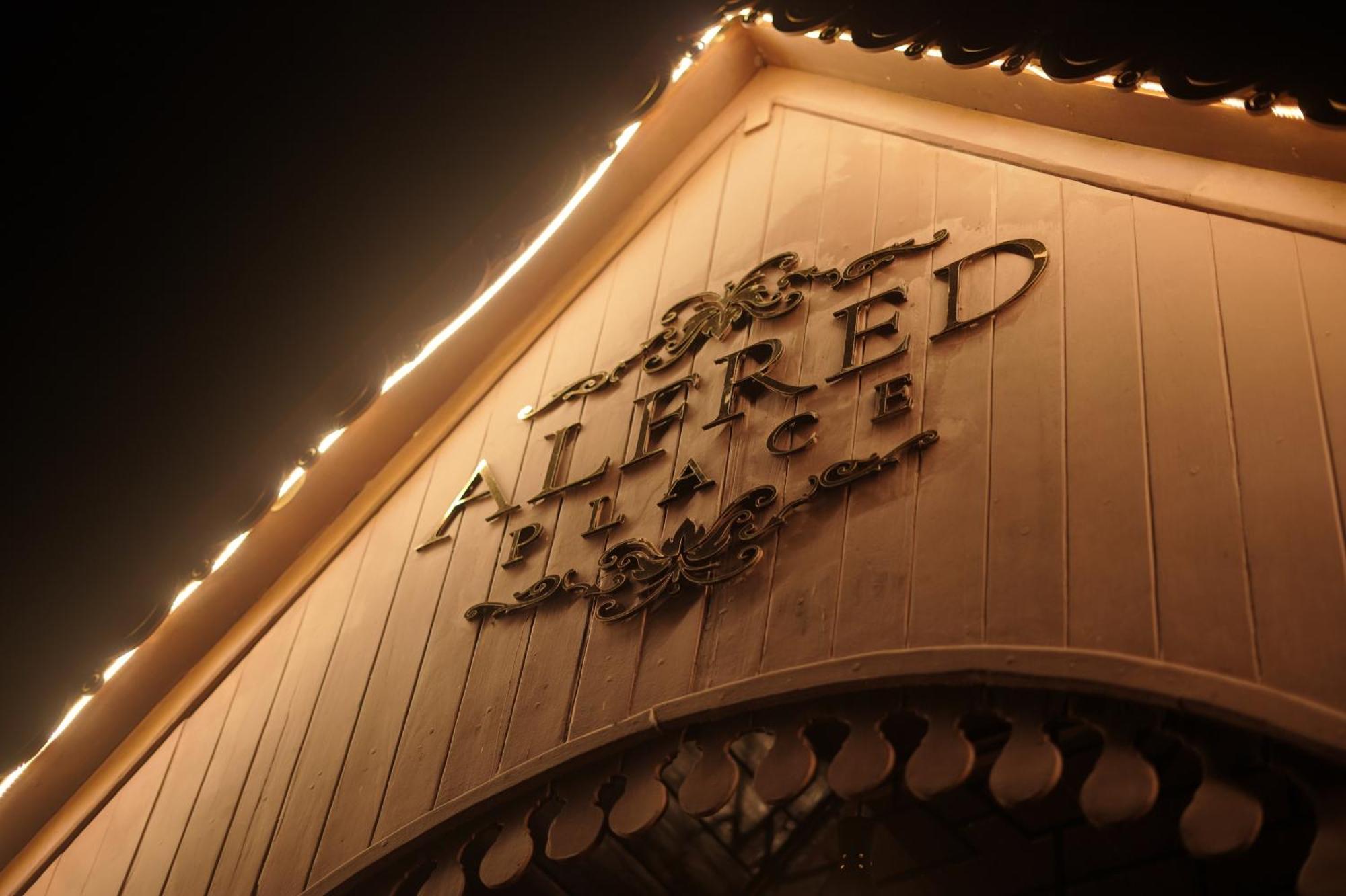 Alfred Place Hotel