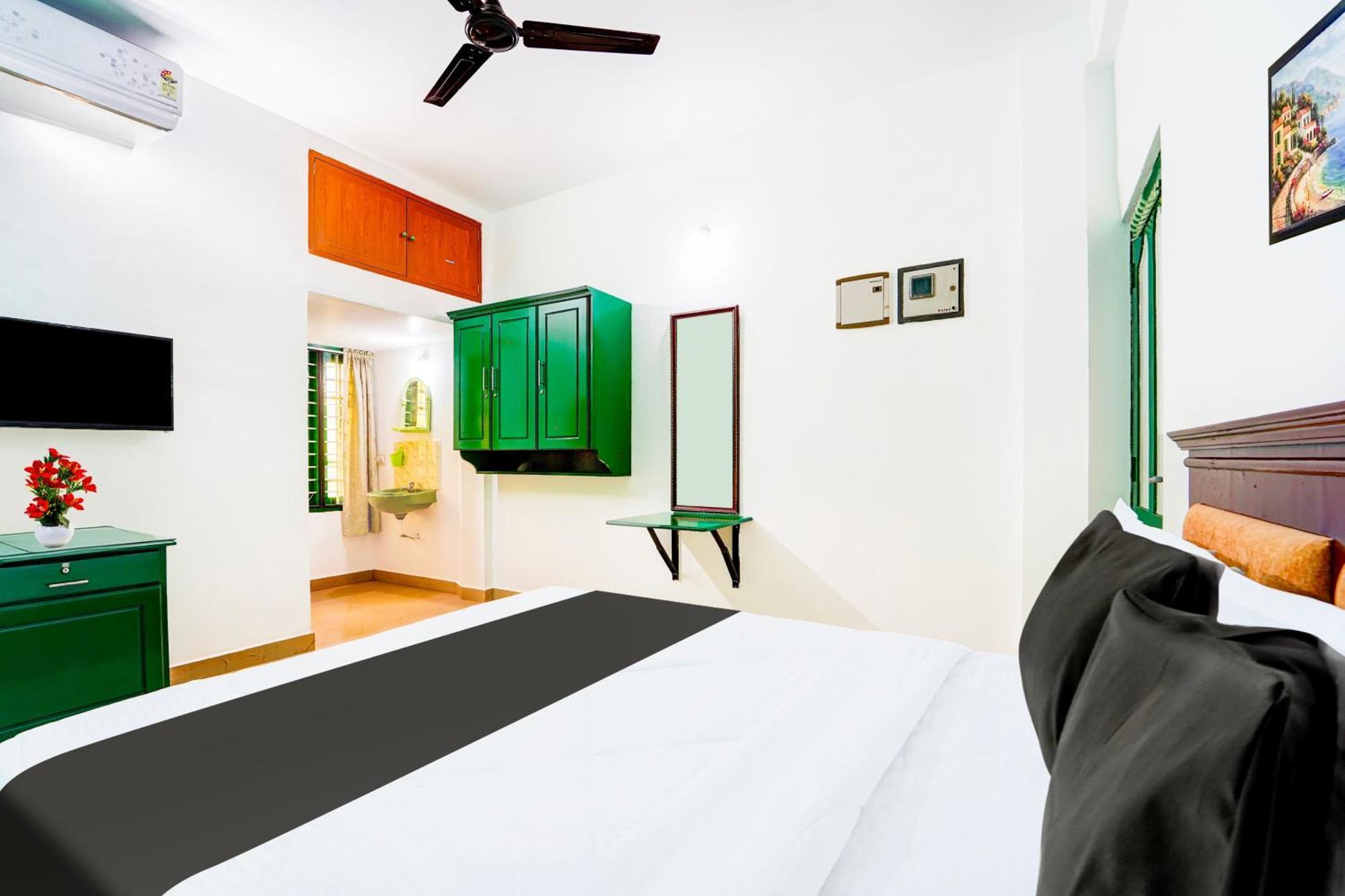 Hotel Super O Vennala Near Palarivattom Kochi