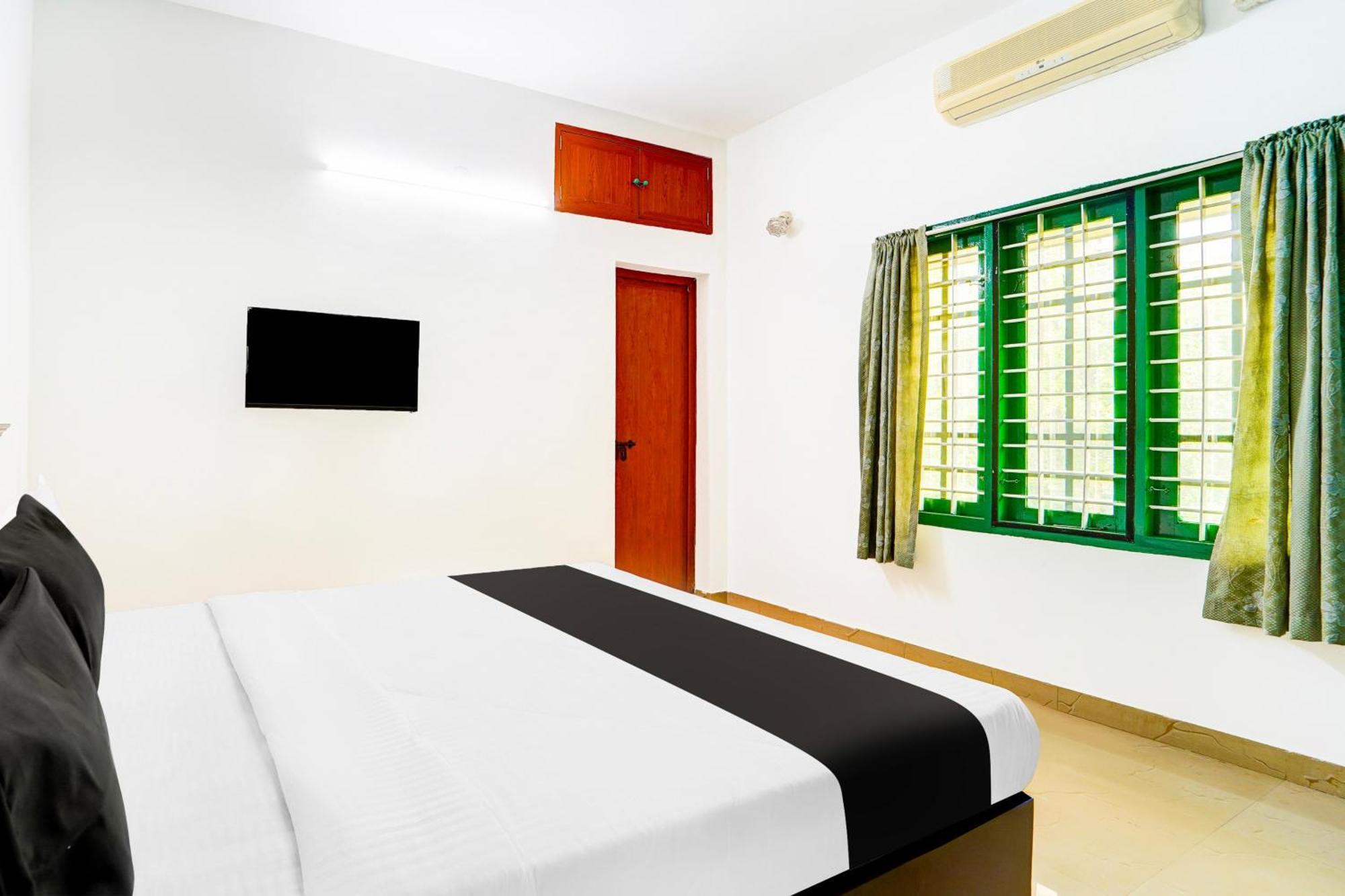 Hotel Super O Vennala Near Palarivattom *