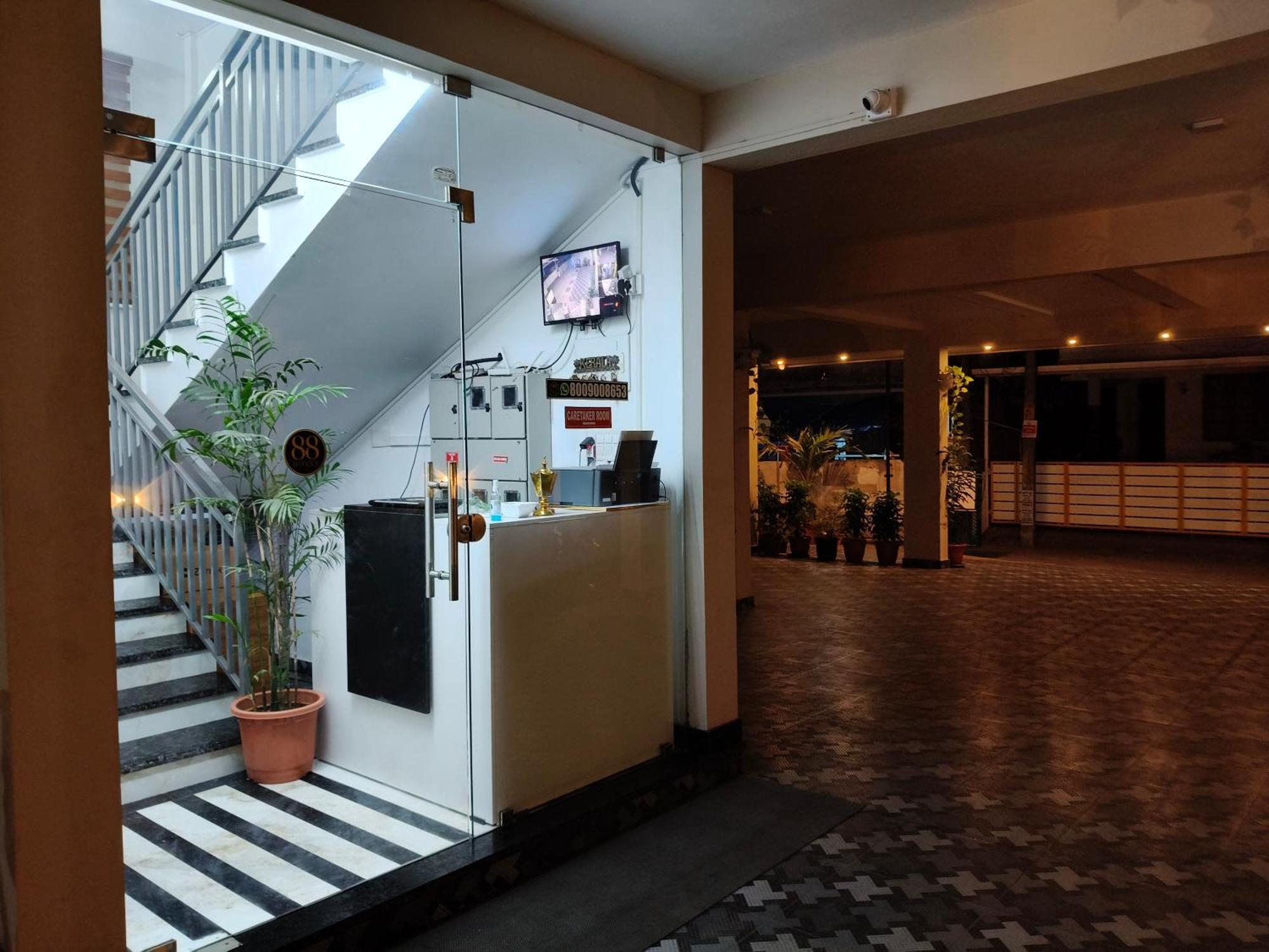Apartment 88 Homes Near Lulu Mall *
