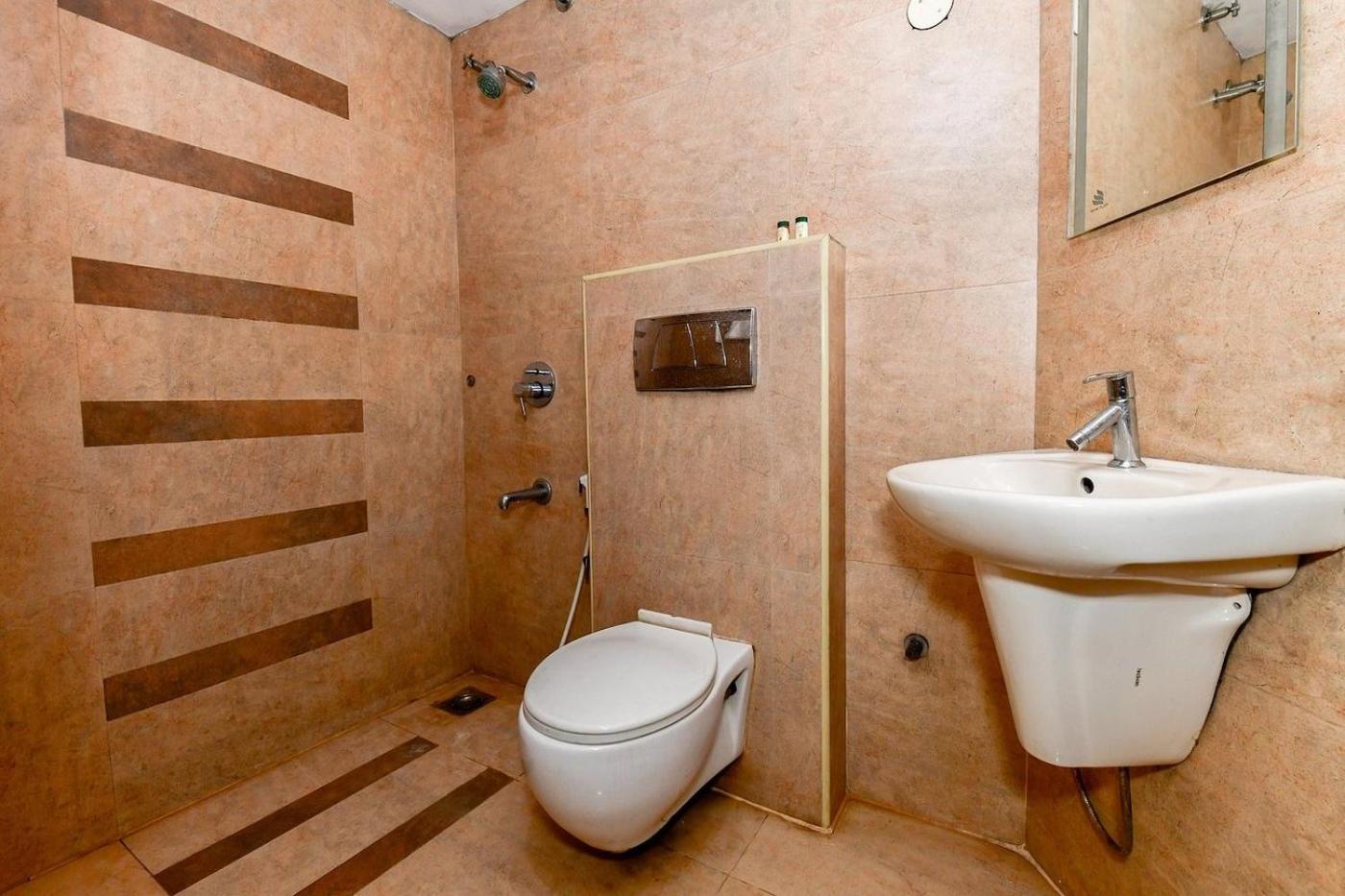 Metro Kochin Business Hotel