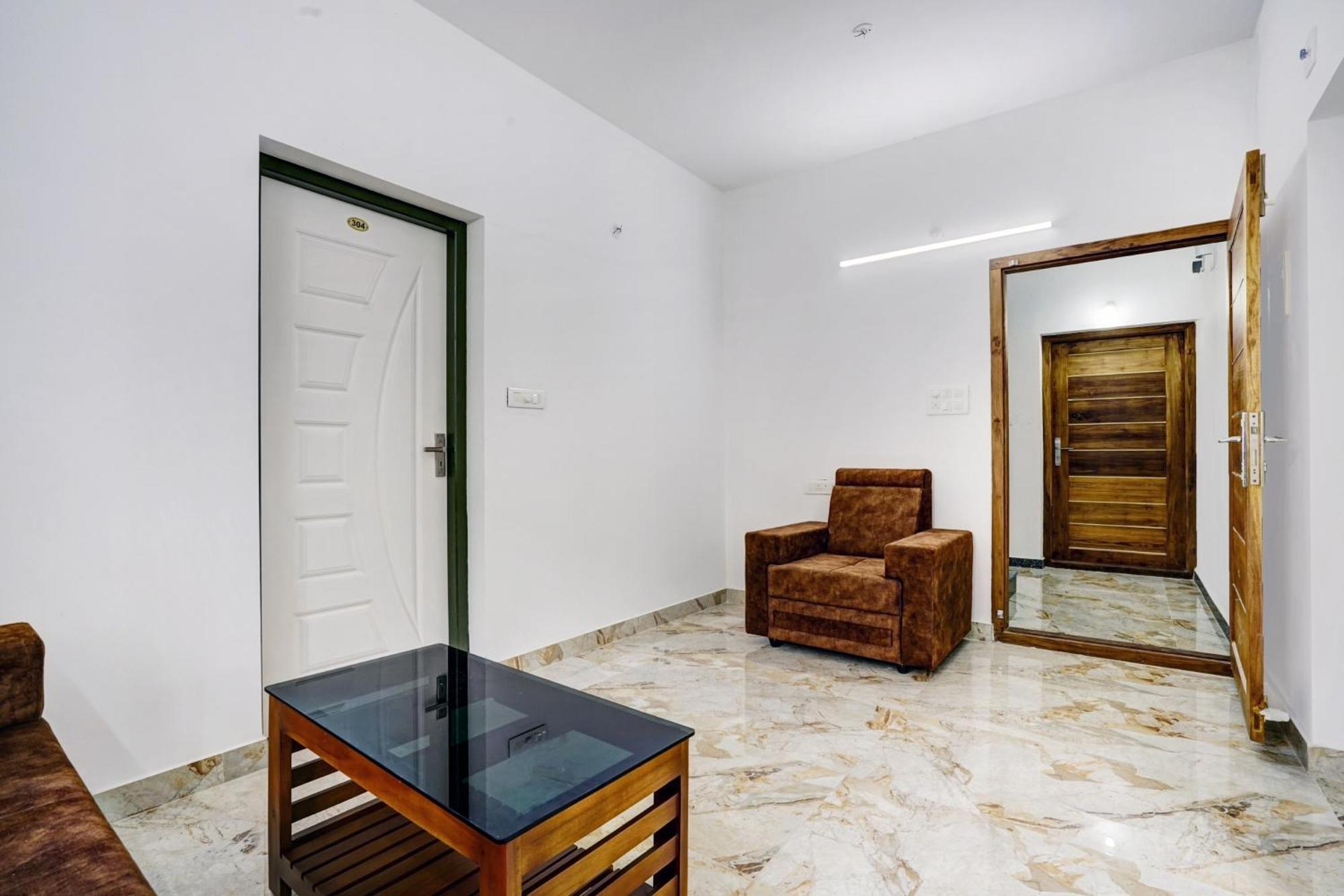 Super O Eva Residency Hotel