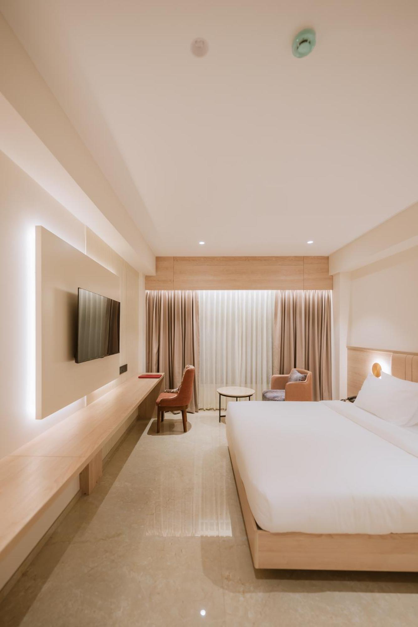 Loft Business Hotel