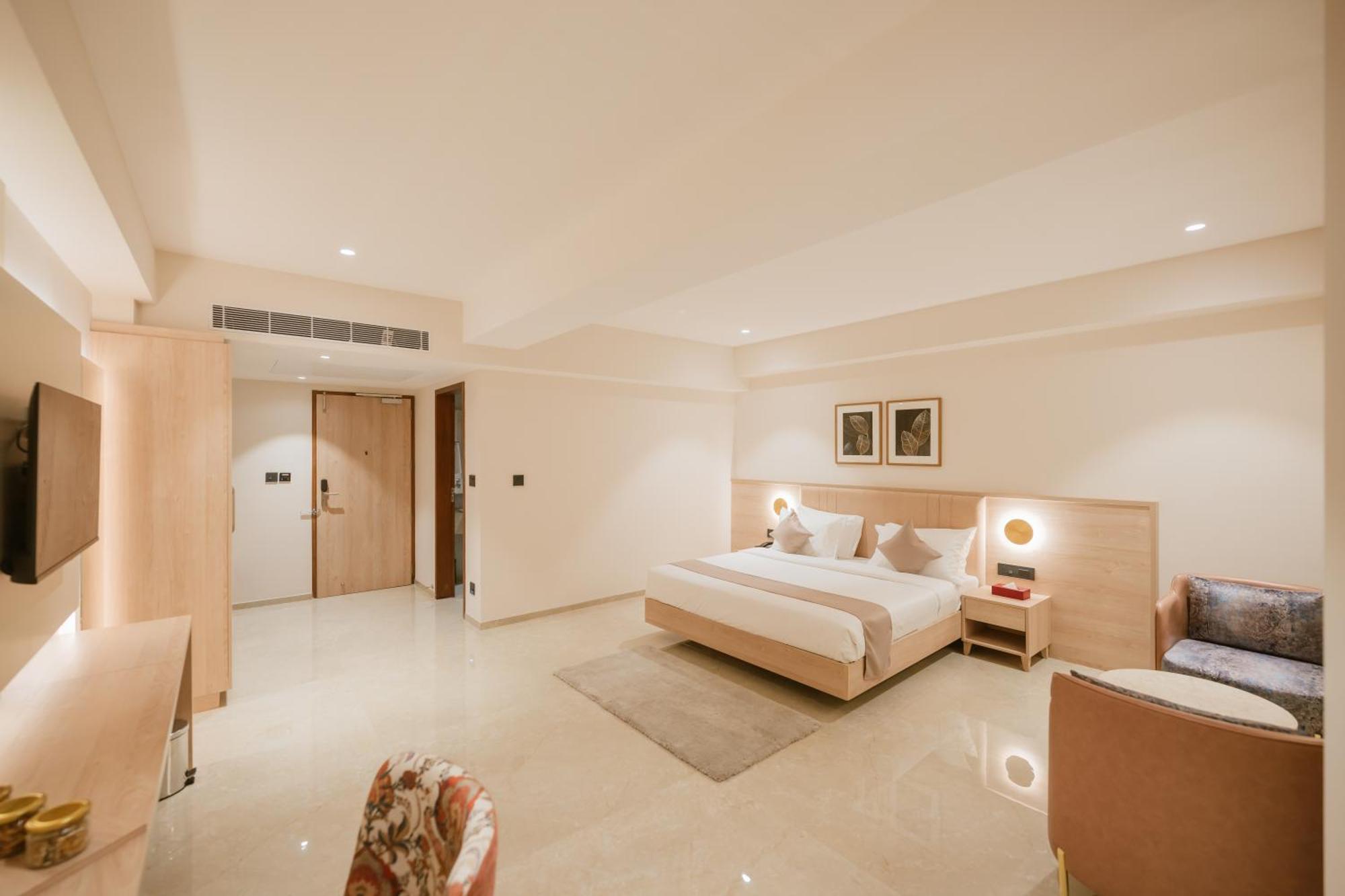 Loft Business Hotel 4*