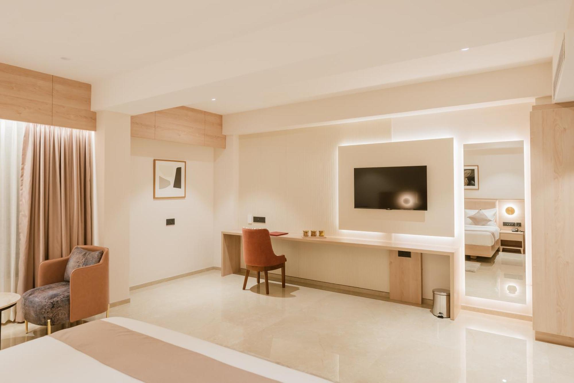 Loft Business Hotel 4*