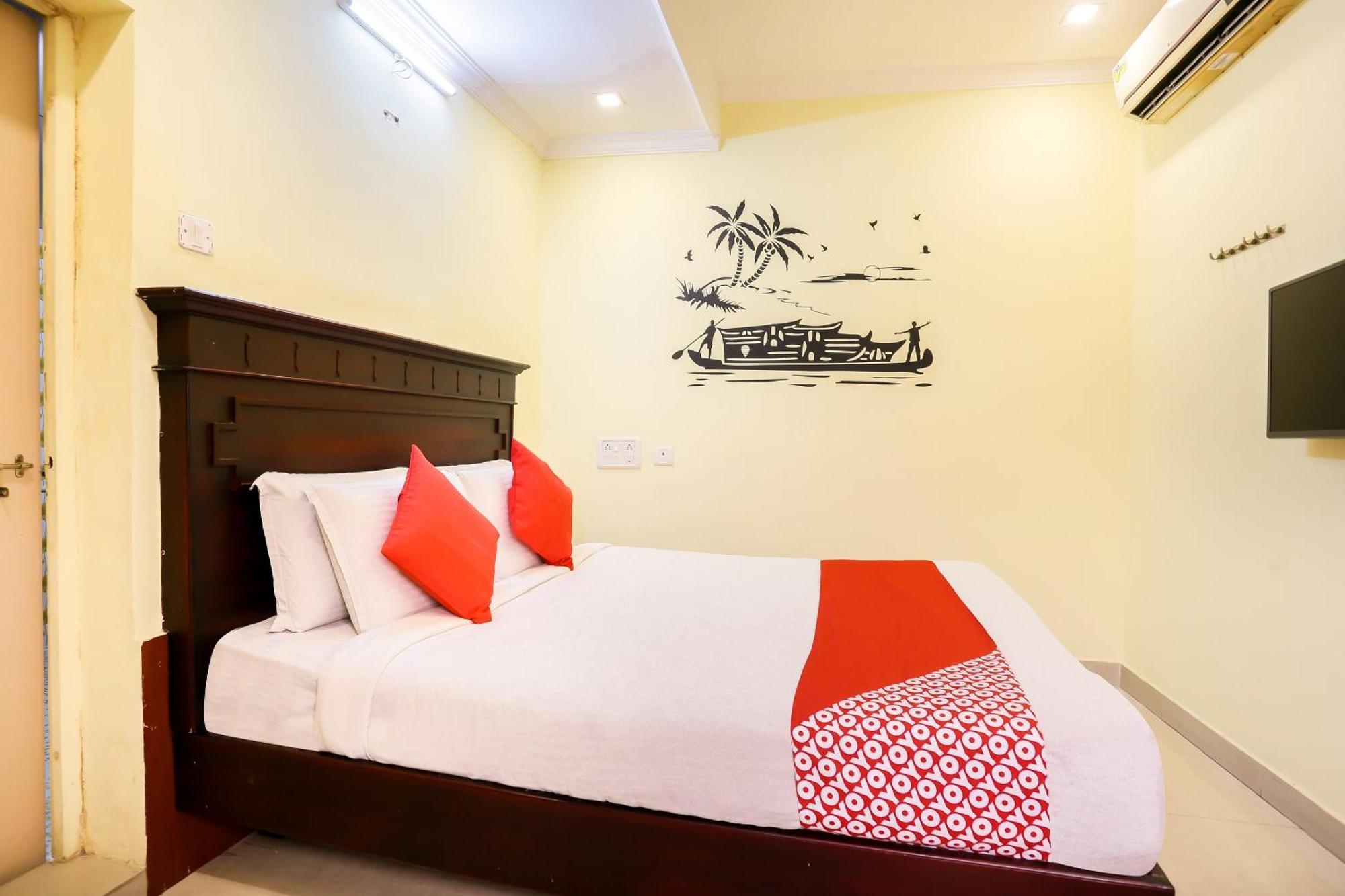 Hotel O Padma Junction Mg Road Kochi