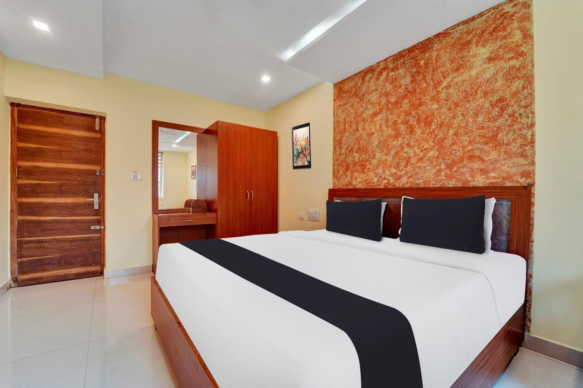 Hotel Super Townhouse Ernakulam North 3*
