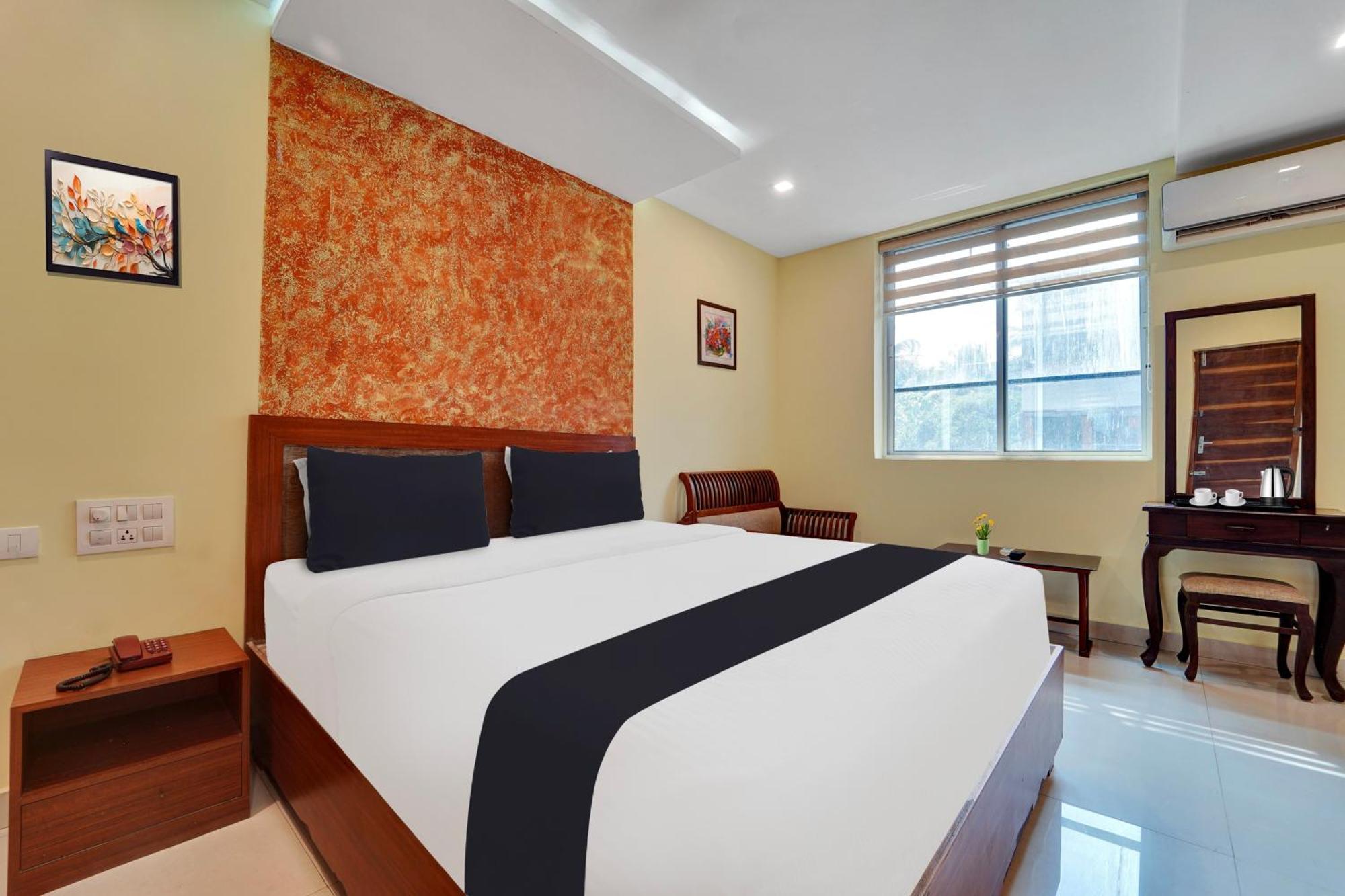 Hotel Super Townhouse Ernakulam North Kochi