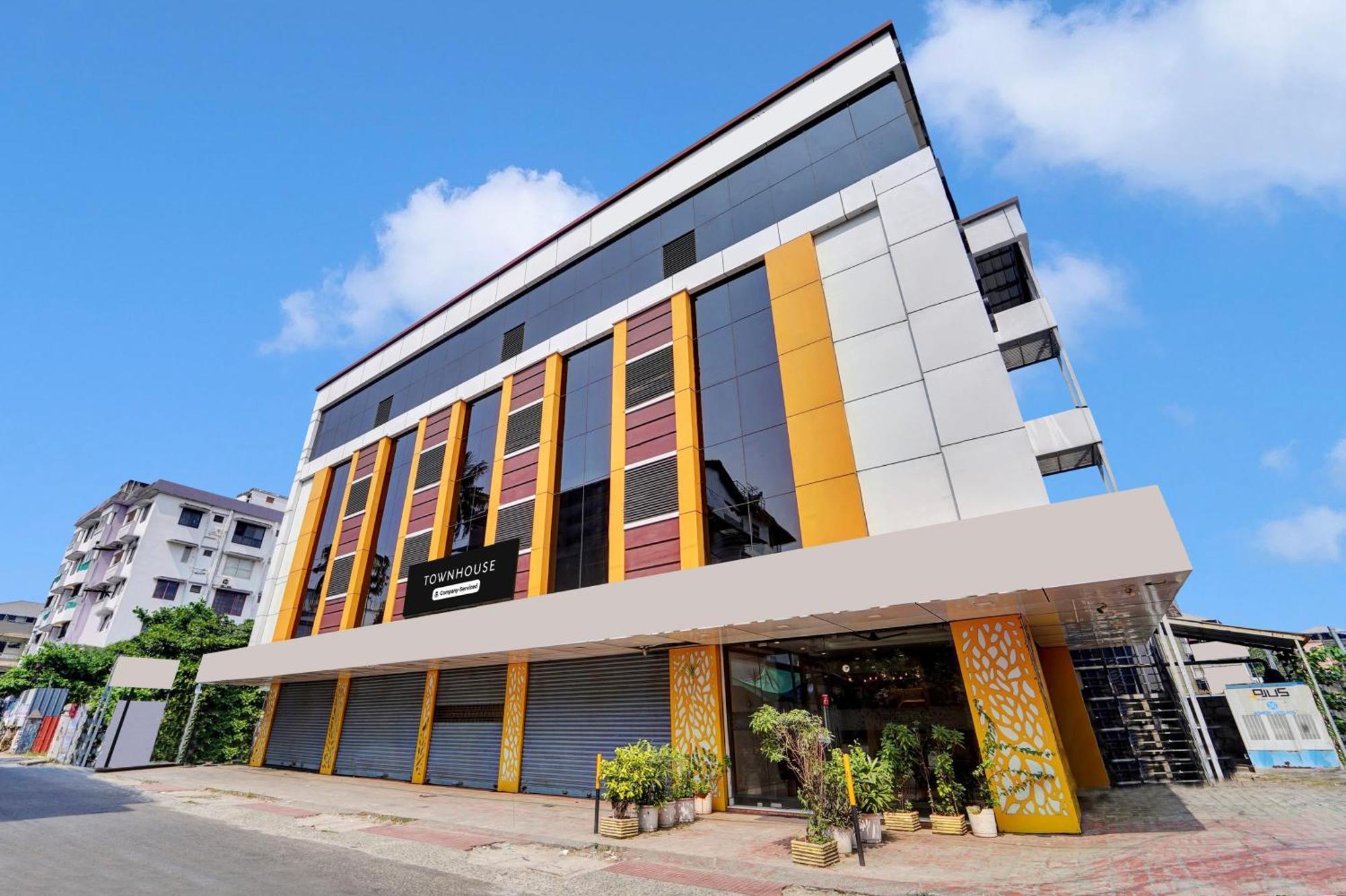 Hotel Super Townhouse Ernakulam North