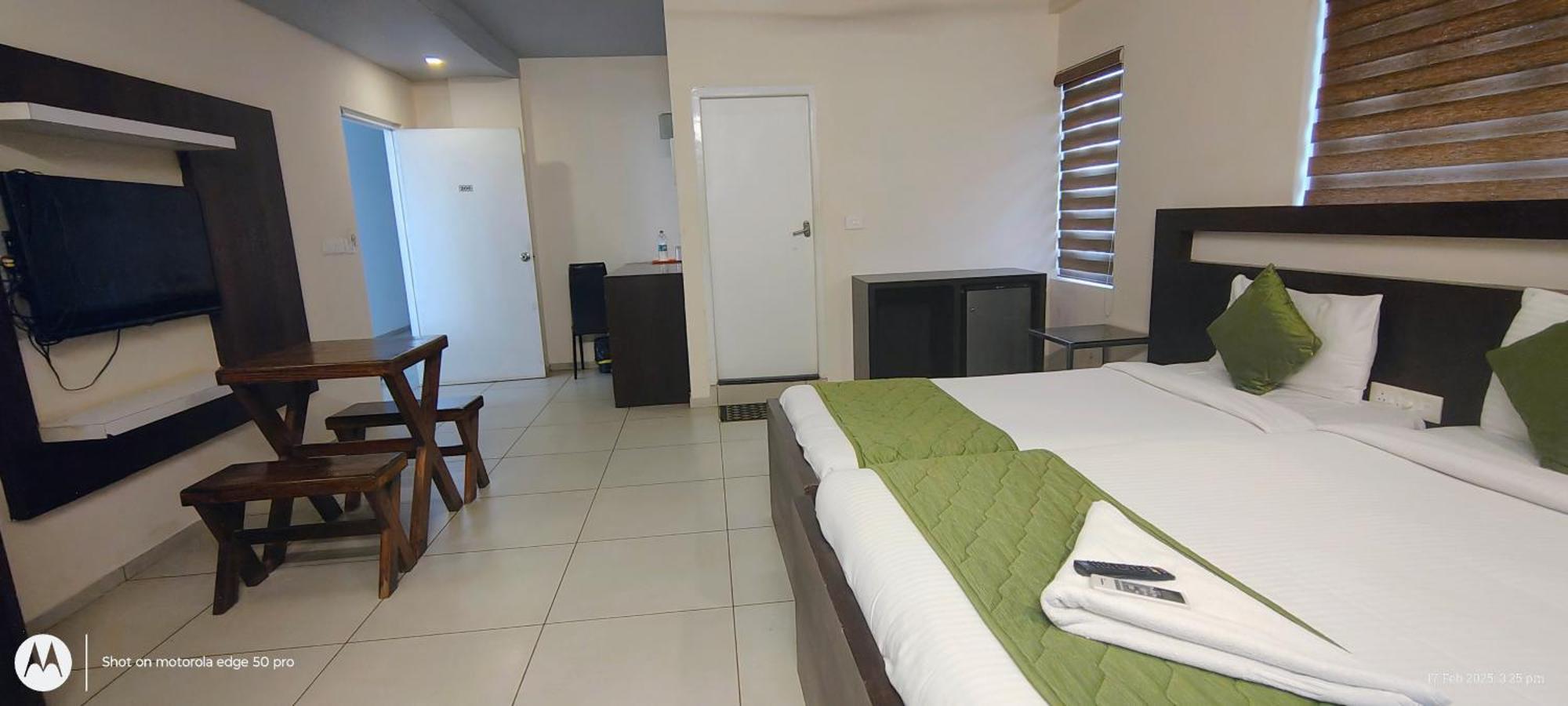Sharp Hotel 2*
