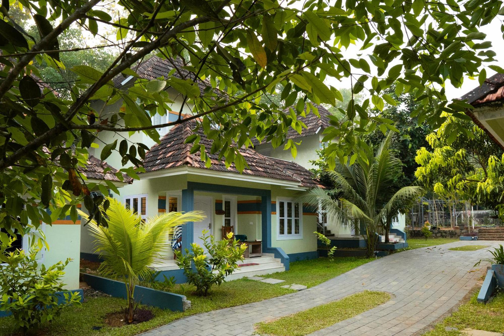 Vajra Ayurveda And Yoga Retreat * Kochi
