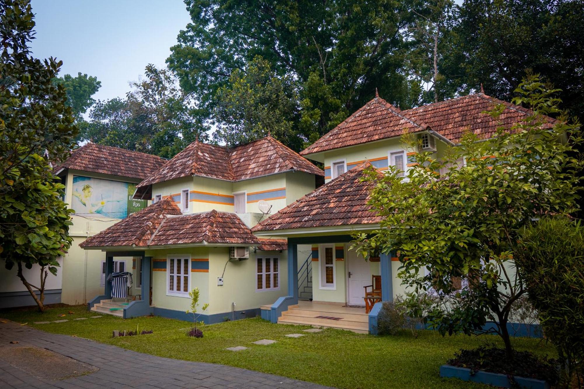Vajra Ayurveda And Yoga Retreat *