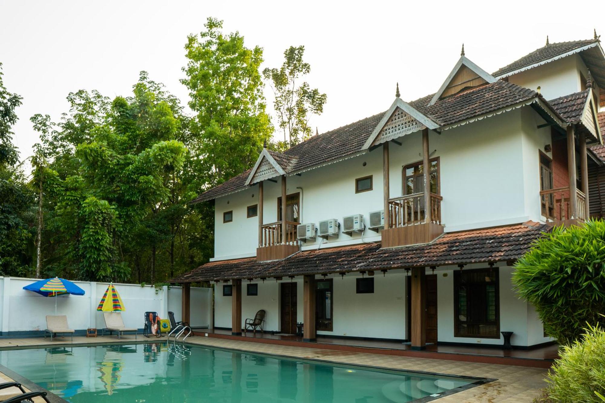 Aparthotel Vajra Ayurveda And Yoga Retreat