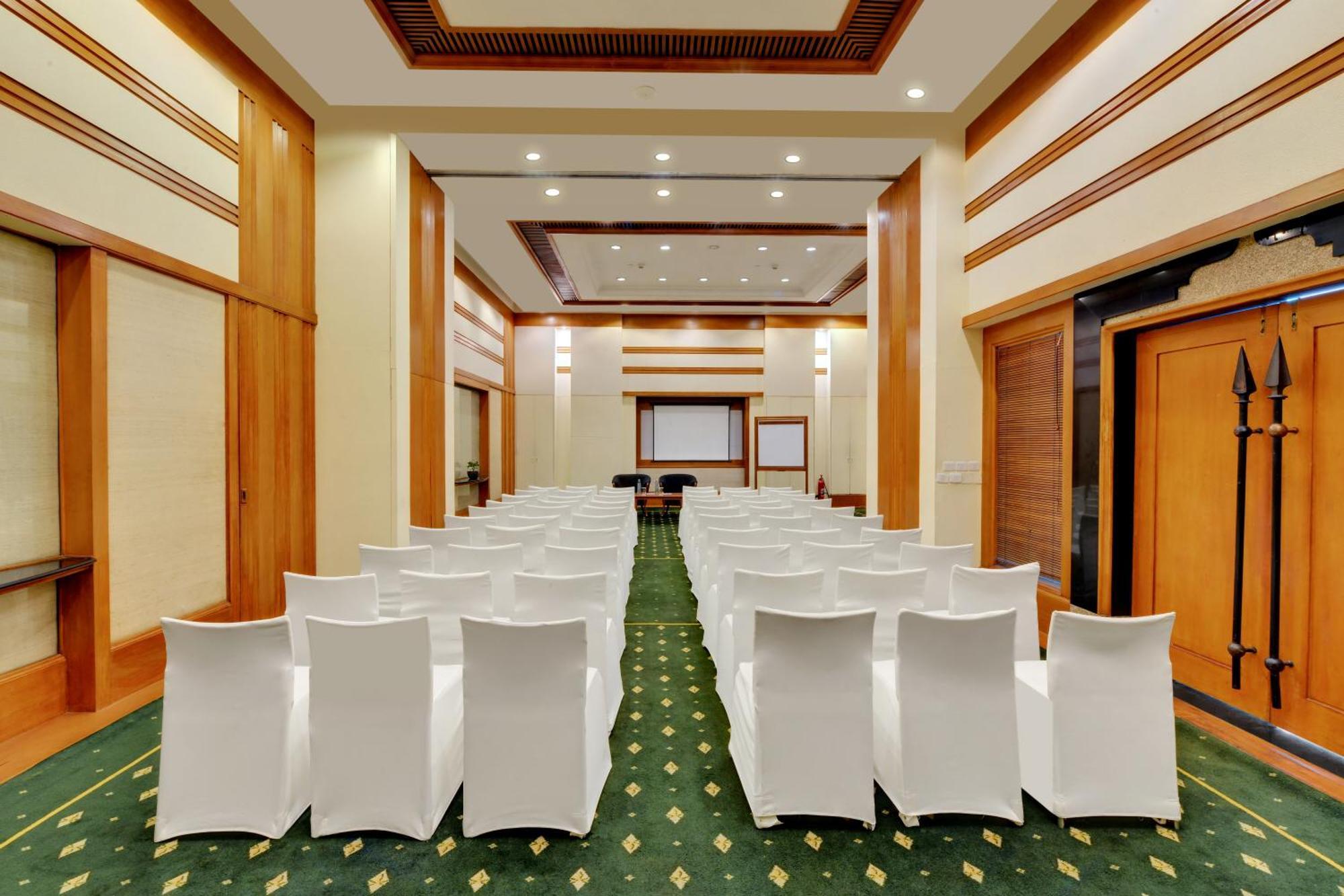 The Fern-an Ecotel Hotel, Hotel 5*