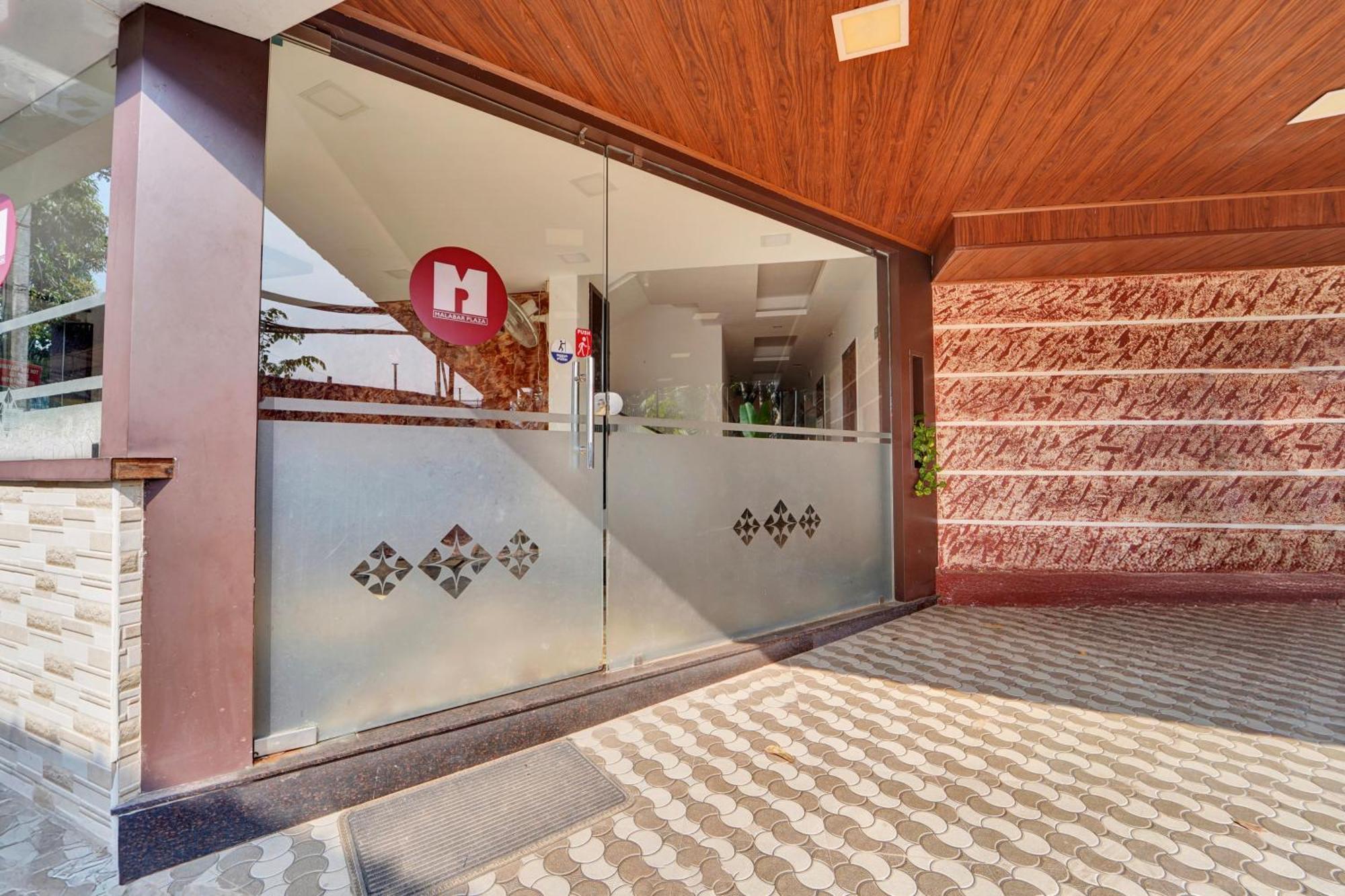 Super O Ernakulam Near North Railway Station Hotel *