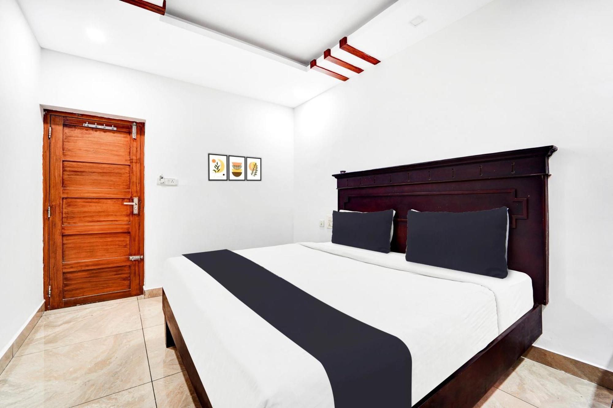 Super O Ernakulam Near North Railway Station Hotel
