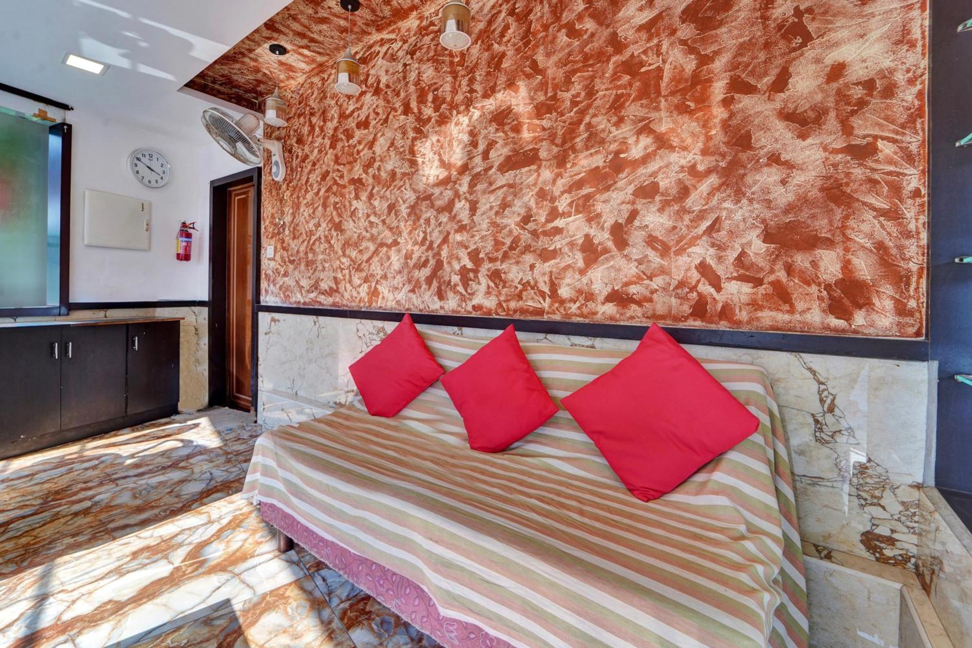 Hotel Super O Ernakulam Near North Railway Station