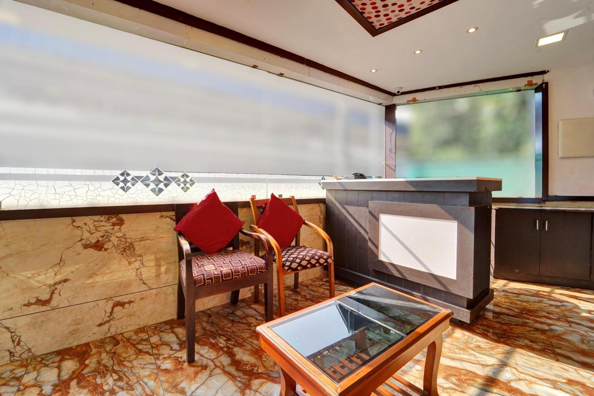 Super O Ernakulam Near North Railway Station Hotel *