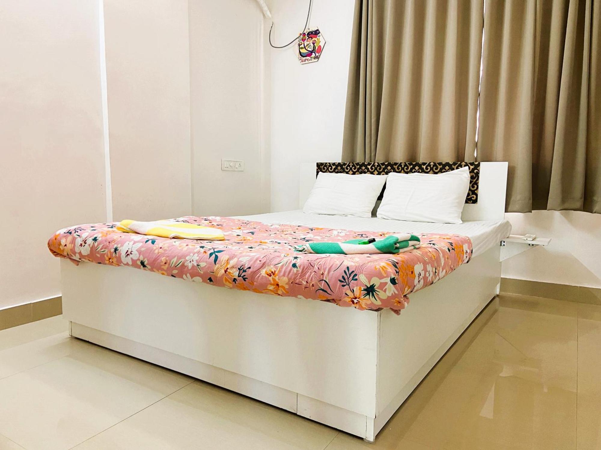Veu Ragamalika Cochin Near Lakeshore Hospital Apartment *