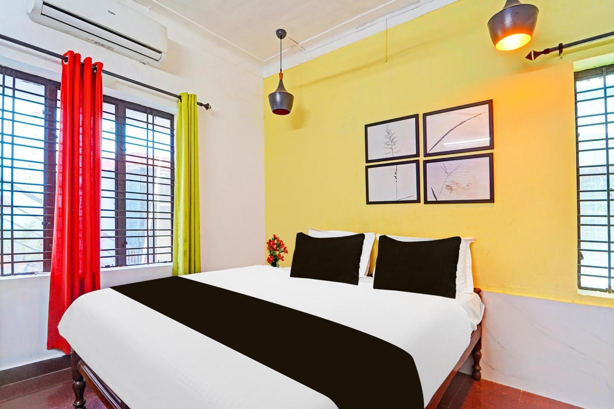 Super O Thammanam Hotel