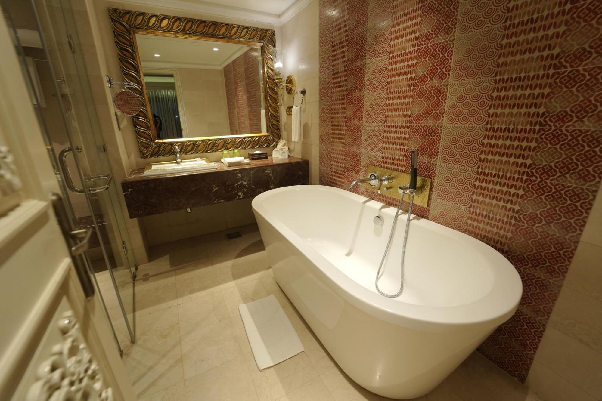 Hotel Fragrant Nature - A Five Star Classified 5*