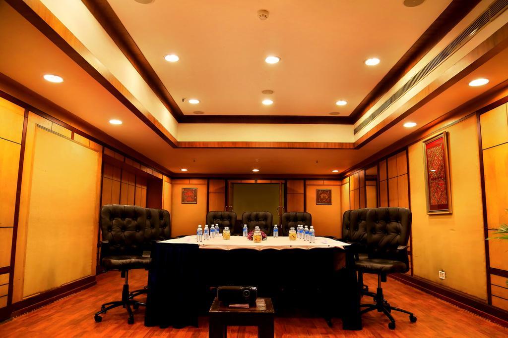 Gokulam Park & Convention Centre Hotel