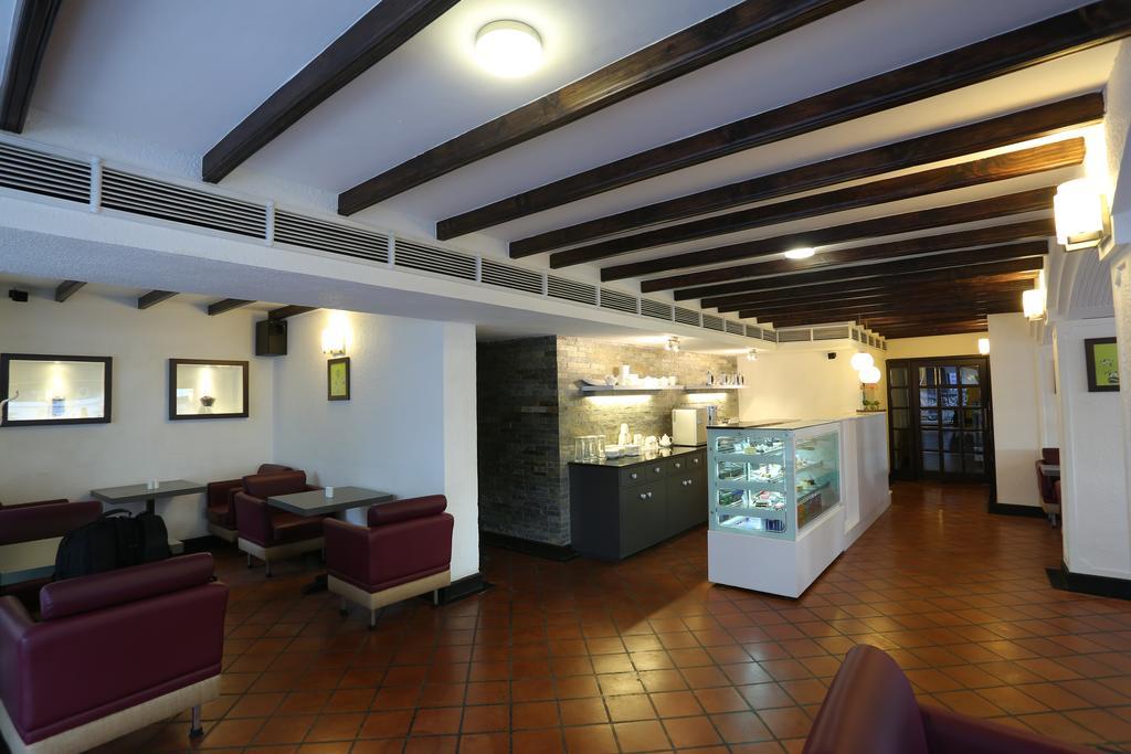 Hotel The International Kochi