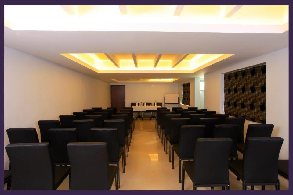 Hotel Super Townhouse Malabar Illam