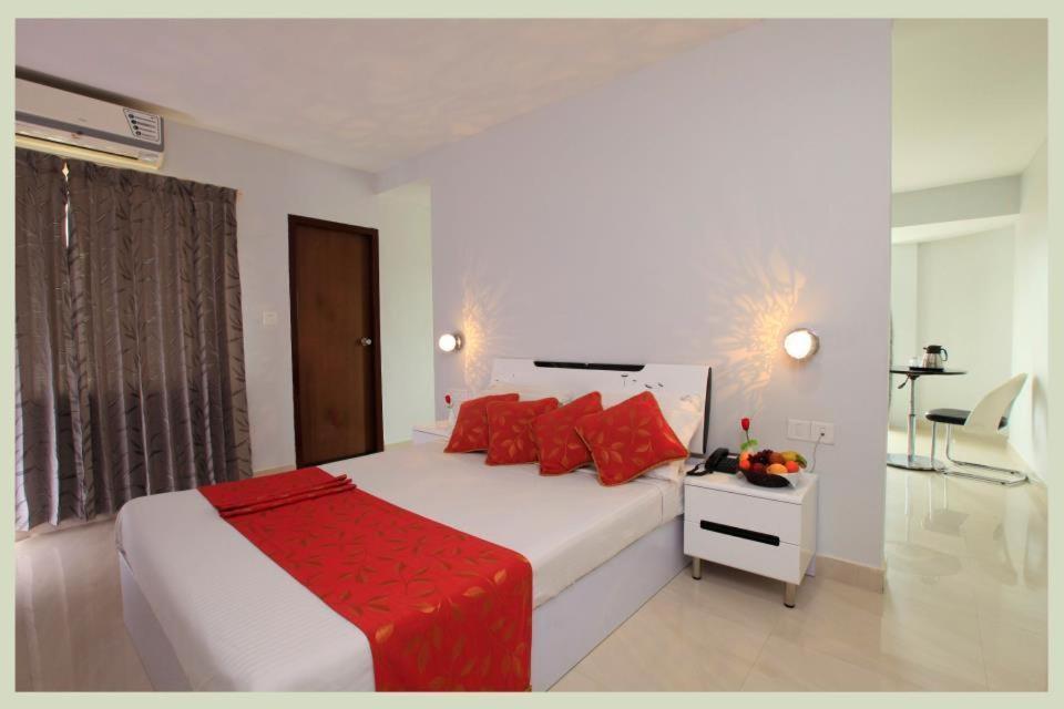 Hotel Super Townhouse Malabar Illam