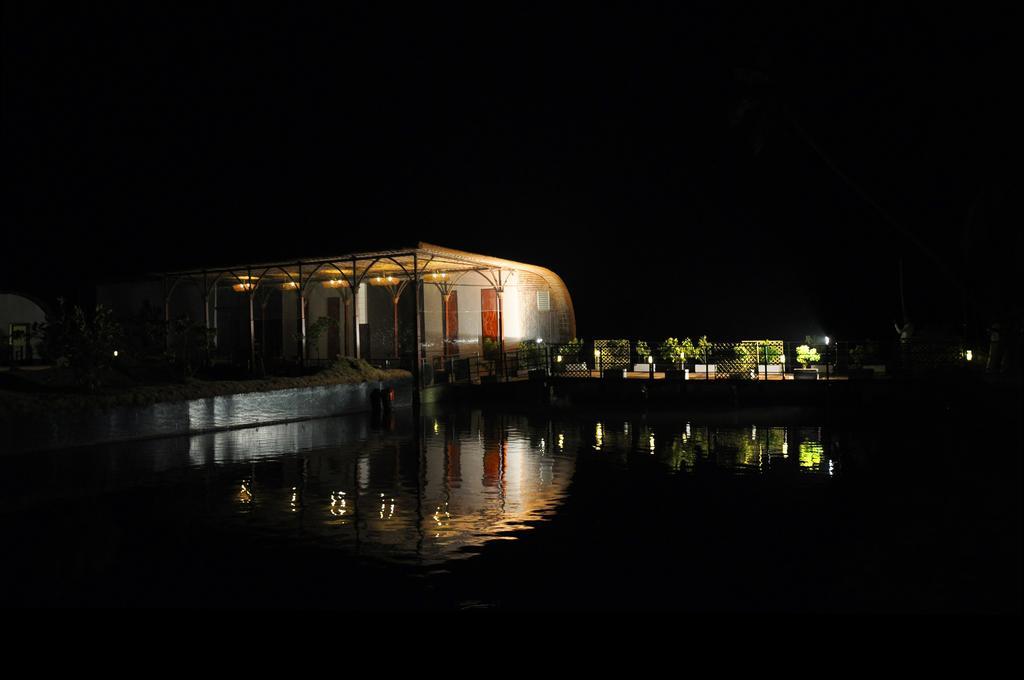 Boche Island - Kumbalangi Resort