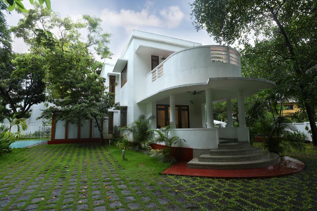 Gate - A Cgh Earth Saha Experience Villa