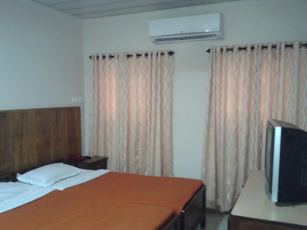 Hotel Embassy Kochi