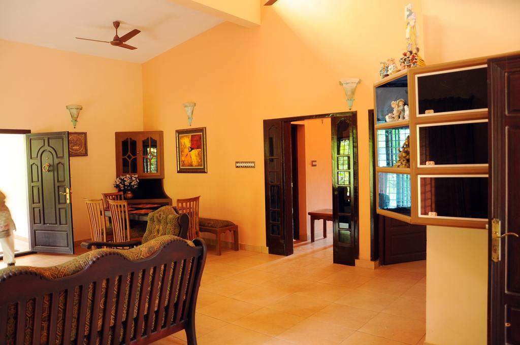 Muralee'S Riverside Villa In Kochi Holiday home Kochi