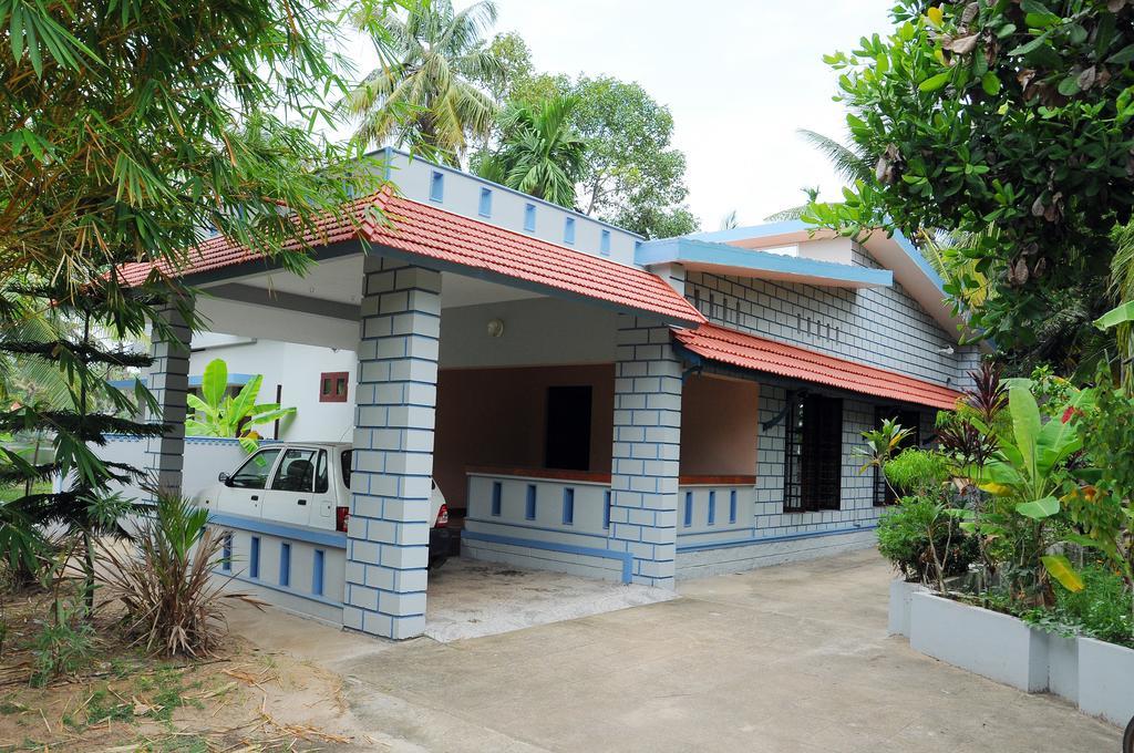 Muralee'S Riverside Villa In Kochi Holiday home Kochi