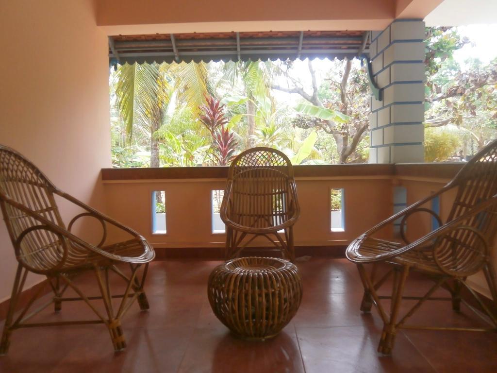 Muralee'S Riverside Villa In Kochi Holiday home