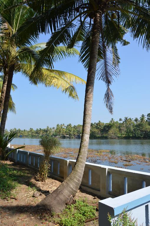 Holiday home Muralee'S Riverside Villa In Kochi Kochi