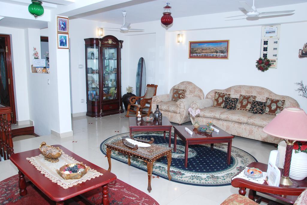 Homestay Leelu *