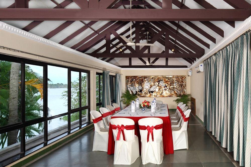 Hotel Riviera Suites